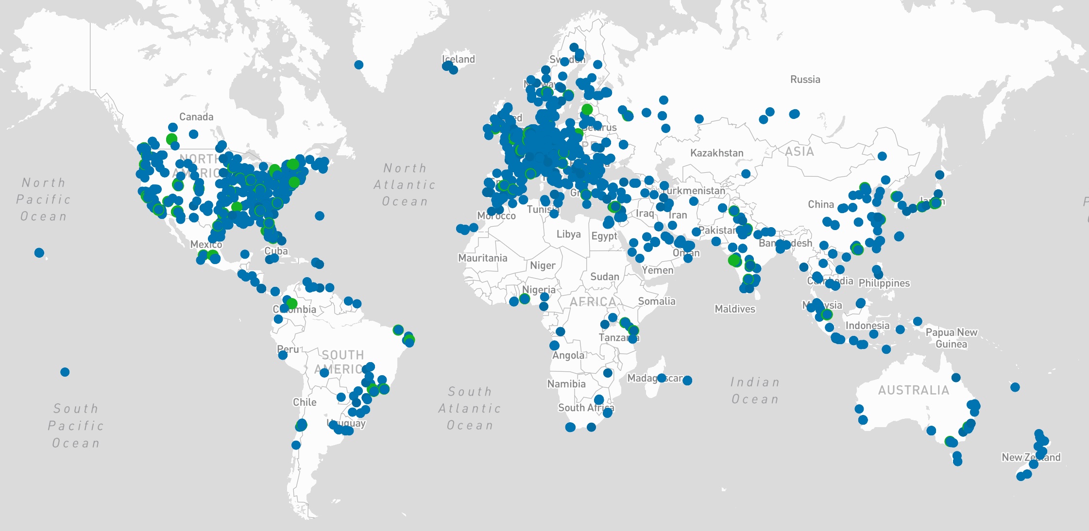 Hoje, existem cerca de 900 data centers em hiperescala e mais de 8.600 instalações de data center de colocation e atacado em todo o mundo.