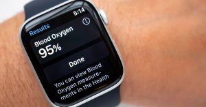 A person Measuring your blood oxygen levels on an Apple Watch