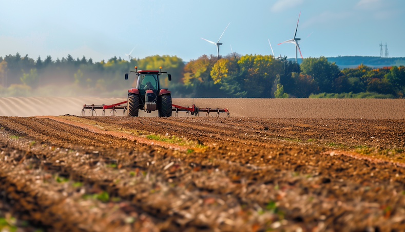 No estudo, foi considerado como agricultura digital o conjunto de ferramentas de software desenvolvidas para gerenciar e otimizar as operações agrícolas, automatizando atividades como produção, monitoramento, armazenamento de dados e gestão de registros. 
Prevê-se que a crescente adoção de tecnologias agrícolas avançadas, automação e análise de dados impulsione o avanço do mercado. Além disso, a expectativa é de que a maior conscientização sobre os benefícios da agricultura digital no desenvolvimento da produção agrícola para atender à crescente demanda por alimentos também estimule o mercado durante o período de previsão da pesquisa.